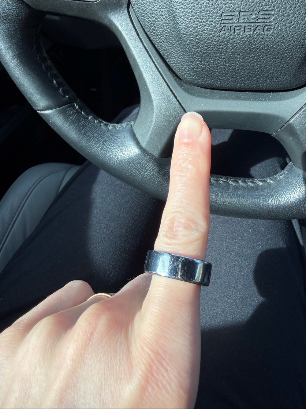 Oura Ring 4, Color- Silver, Size 8 - Picture 5 of 5